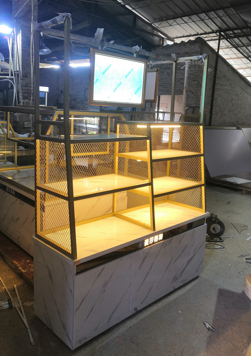 麦莎蒂斯金色边岛柜